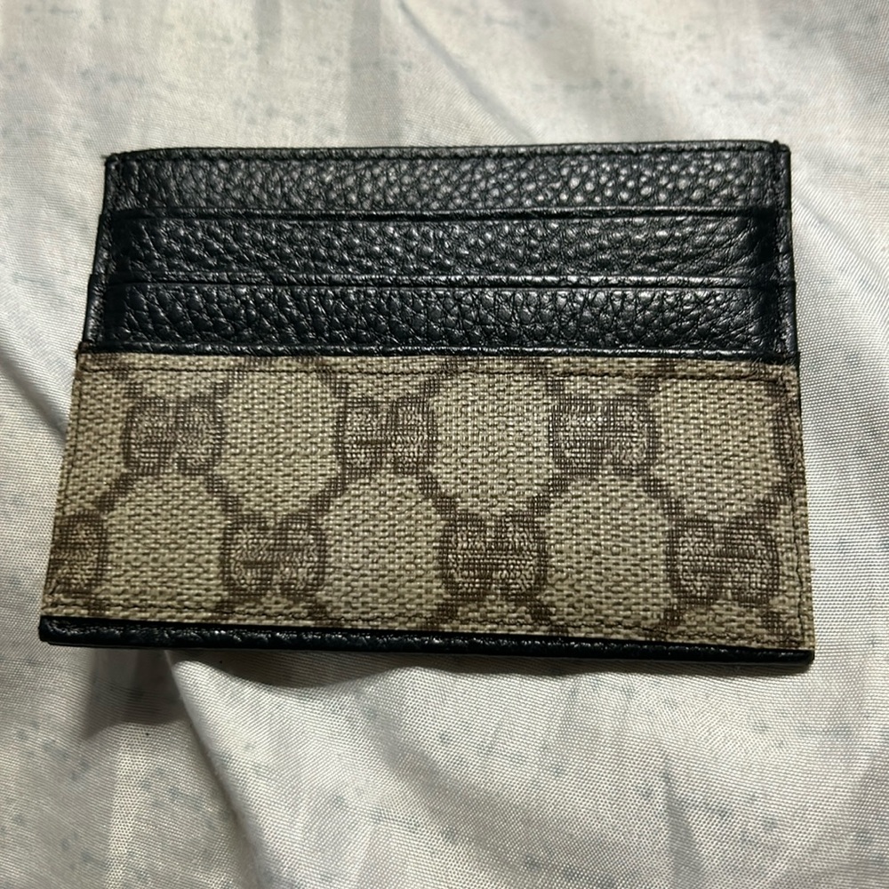 Gucci credit card holder.